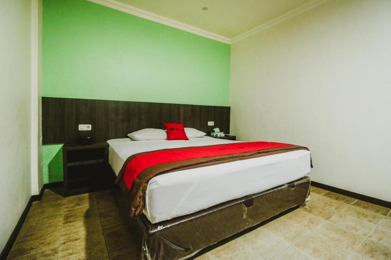 Reddoorz Plus Near Jambi Prima Mall Esterno foto